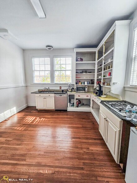 More Photos Of 51 Broad St, Ellijay Office For Lease