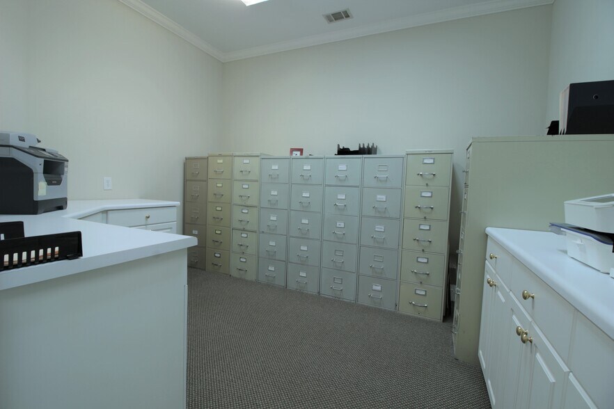 More Photos Of 3535 Roswell Rd, Marietta Office Residential For Lease