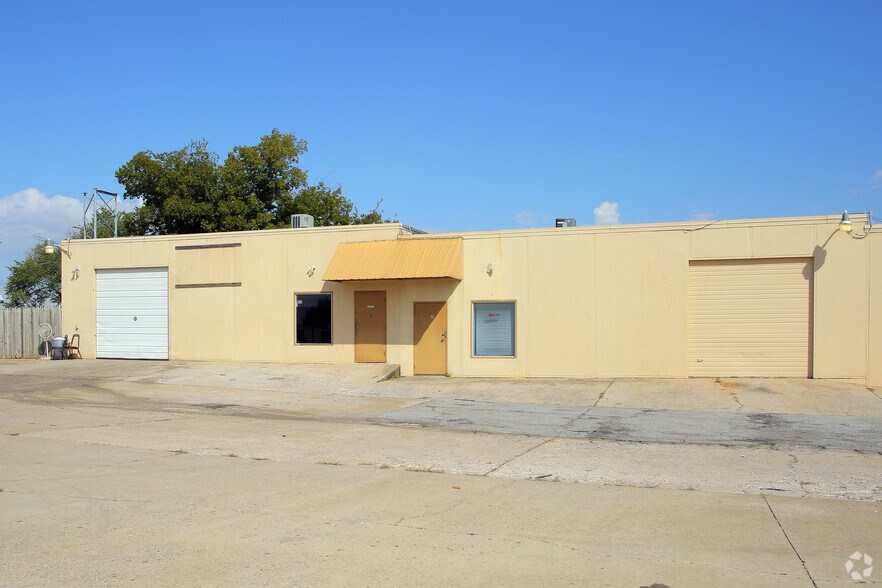 More Photos Of 305 N Redbud Ave, Broken Arrow Warehouse For Lease