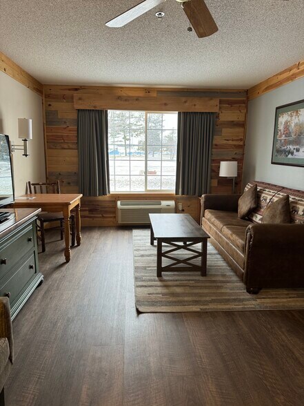 More Photos Of 10290 Highway 27 S, Hayward Hotel For Sale
