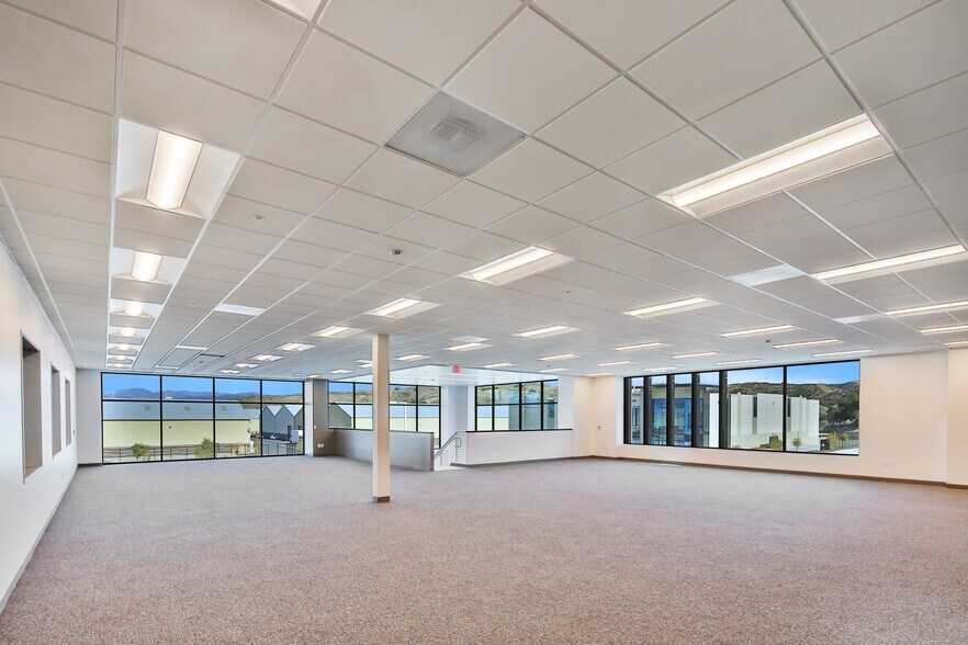 More Photos Of 25485 Springbrook Ave, Santa Clarita Warehouse For Sale