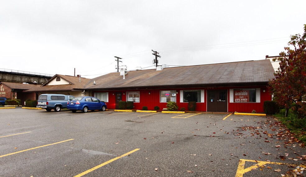 More Photos Of 3052 Belmont St, Bellaire General Retail For Sale
