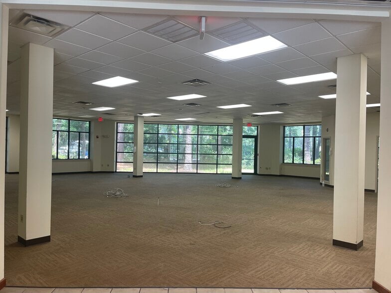 More Photos Of 5 Buck Island Rd, Bluffton Office For Lease