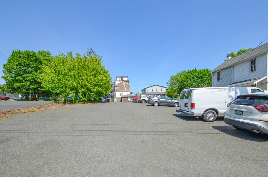 More Photos Of 22 S 2nd St, Emmaus Loft Creative Space For Lease