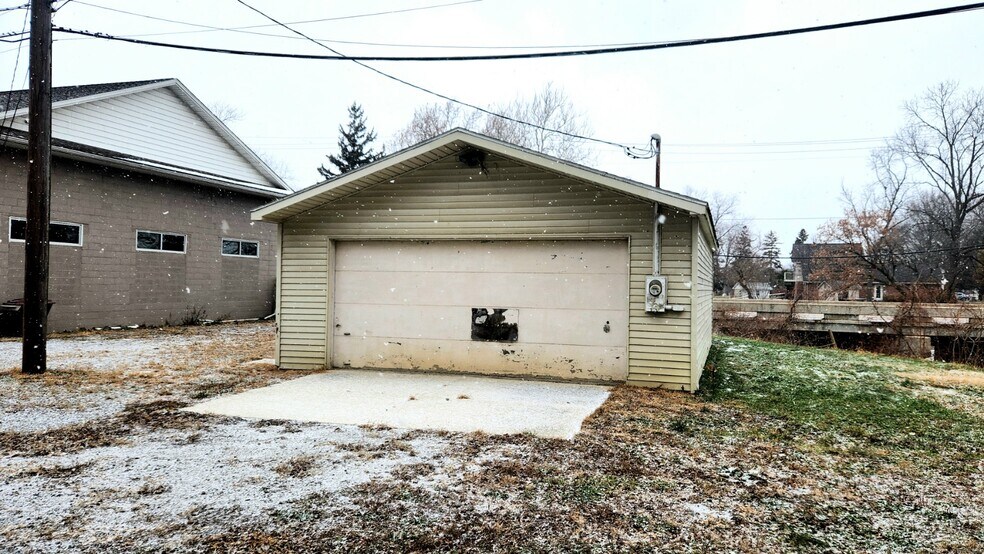 More Photos Of 3988 N Dixie Hwy, Monroe Service Station For Sale