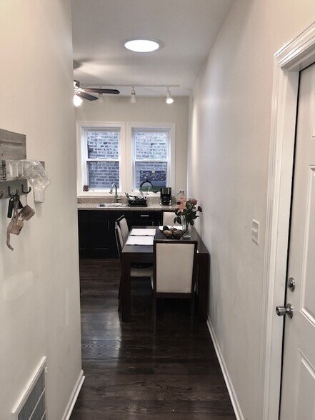 More Photos Of 3125 W Cermak Rd, Chicago Apartments For Lease