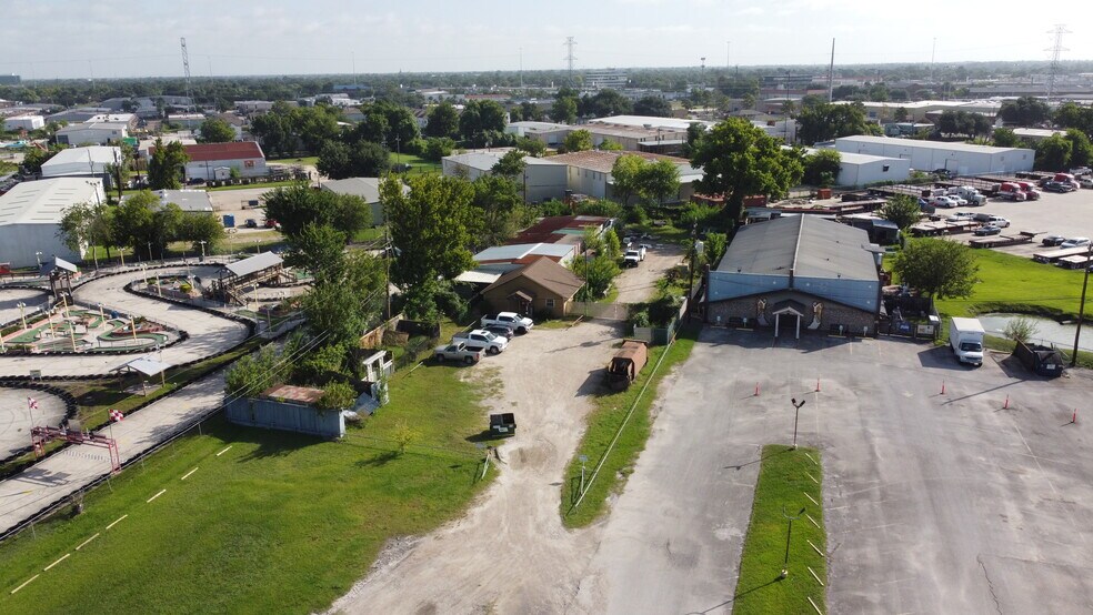 More Photos Of 11414 Hempstead Rd, Houston Industrial For Lease