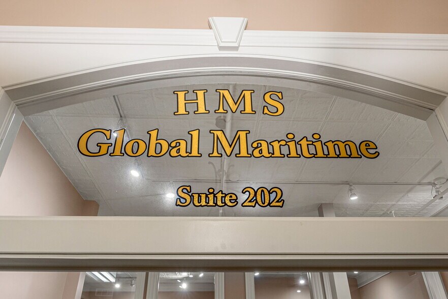 More Photos Of 222 Pearl St, New Albany Office Residential For Sale