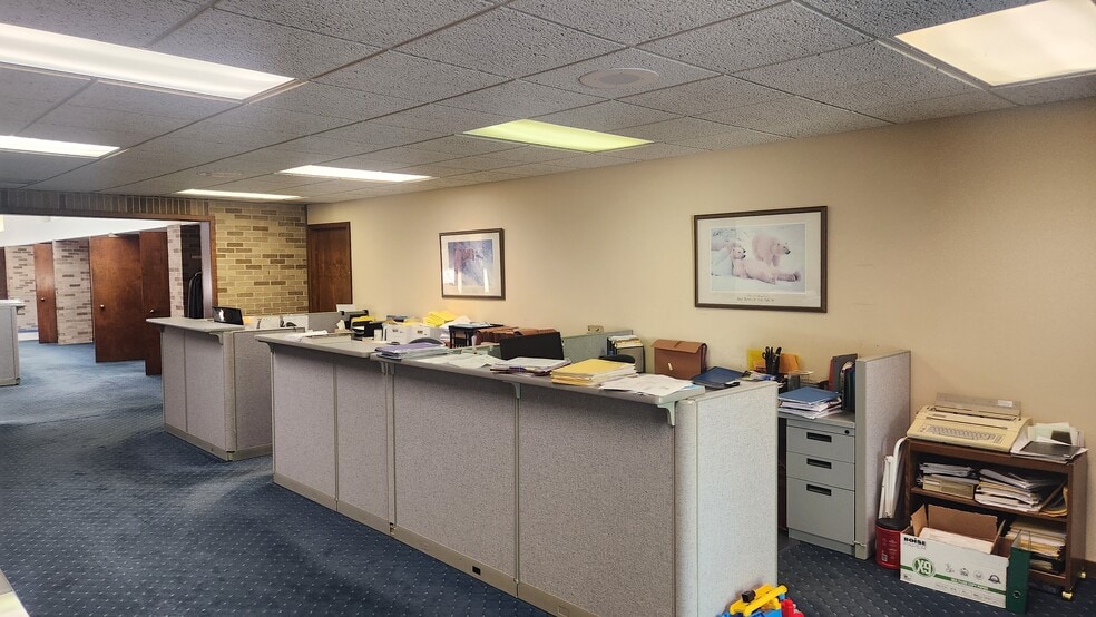 More Photos Of 155 Plymouth Rd, Saginaw Office For Sale