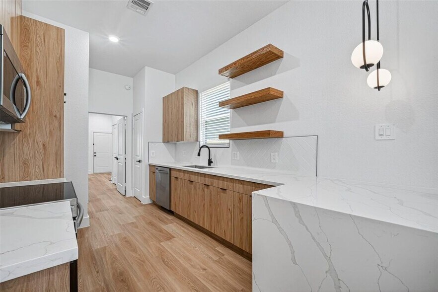 More Photos Of 7840 Nashville Unit A/B Street, Houston Apartments For Sale