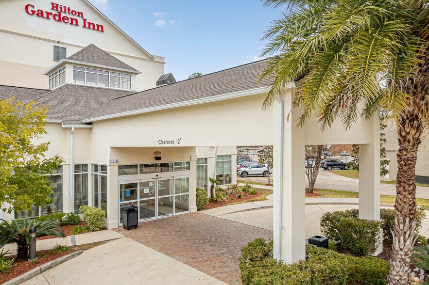 More Photos Of 350 Holiday Square Blvd, Covington Hotel For Sale