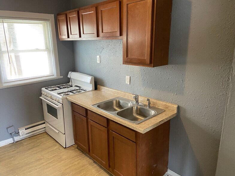 More Photos Of 1918 W Washington St, Indianapolis Apartments For Sale
