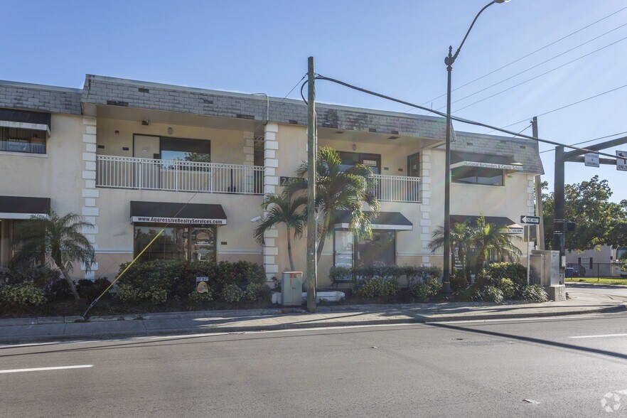 More Photos Of 2502 2nd St, Fort Myers Unknown For Lease