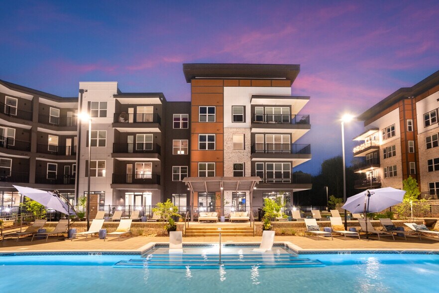 More Photos Of 930 W Mallard Creek Church Rd, Charlotte Apartments For Lease