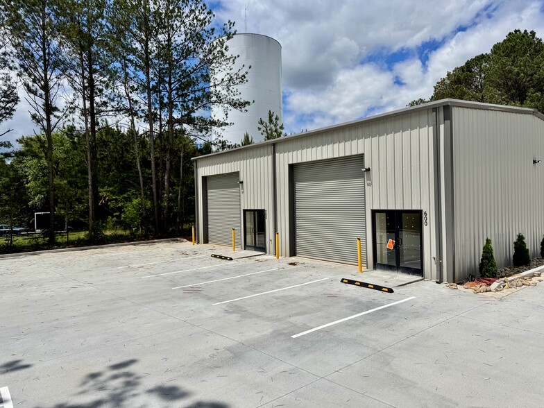 More Photos Of 3720 W County Line Rd, Douglasville Light Distribution For Lease