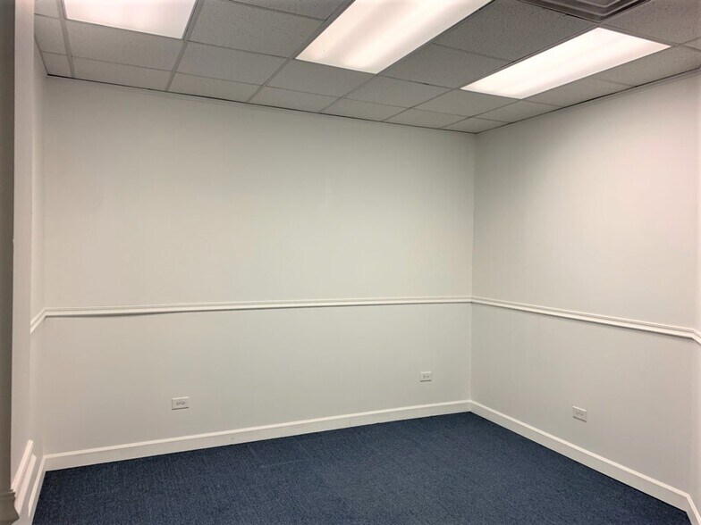 More Photos Of 8005 W 183rd St, Tinley Park General Retail For Lease