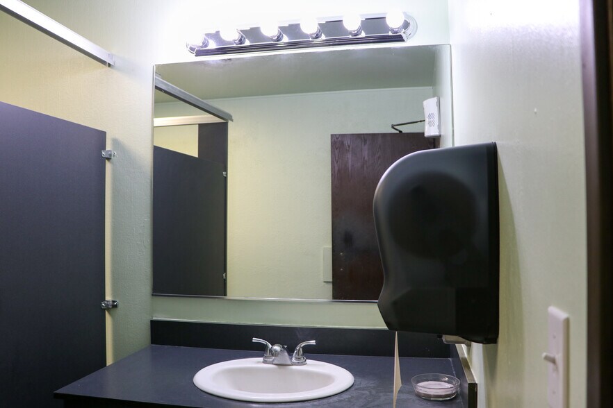 More Photos Of 710 S Columbia Ave, Connell Restaurant For Sale