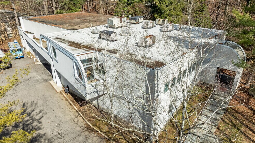 More Photos Of 140 Old Saw Mill River Rd, Hawthorne Research And Development For Sale