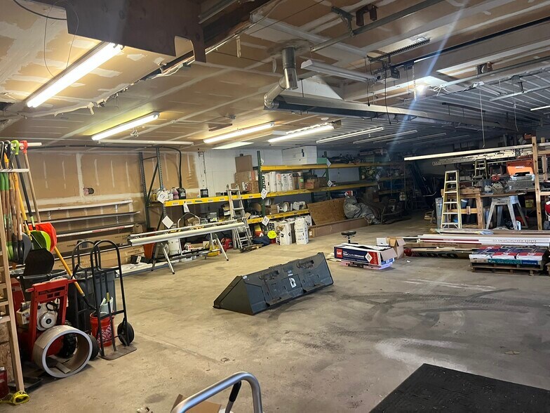 More Photos Of 3095 NW 162nd Ln, Andover Warehouse For Sale