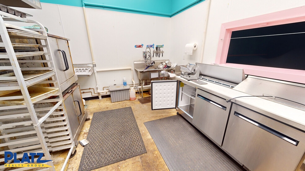 More Photos Of 4751-4771 Mahoning Ave, Youngstown Unknown For Lease