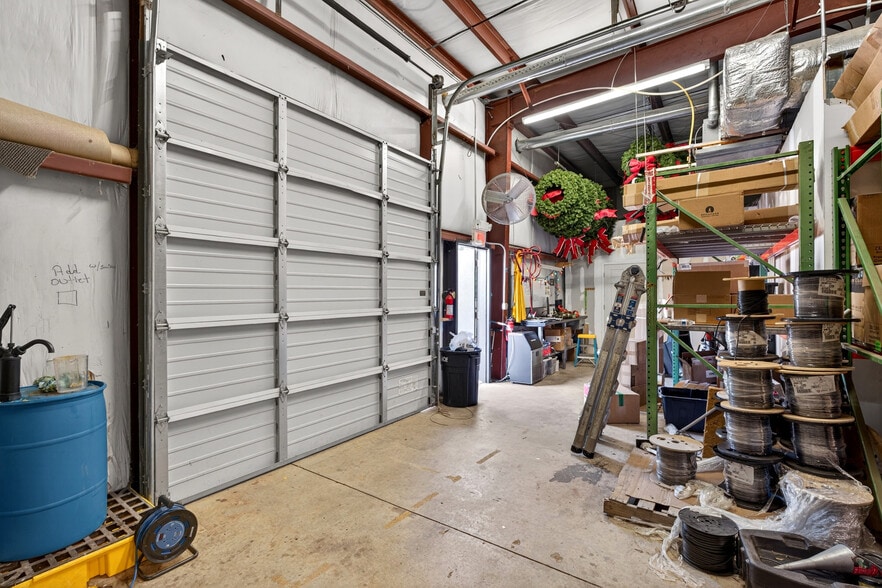 More Photos Of 100 Business Pky, Piedmont Light Manufacturing For Sale