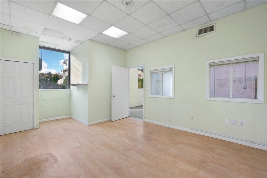 More Photos Of 217 Madison Ave, Port Chester Light Distribution For Sale