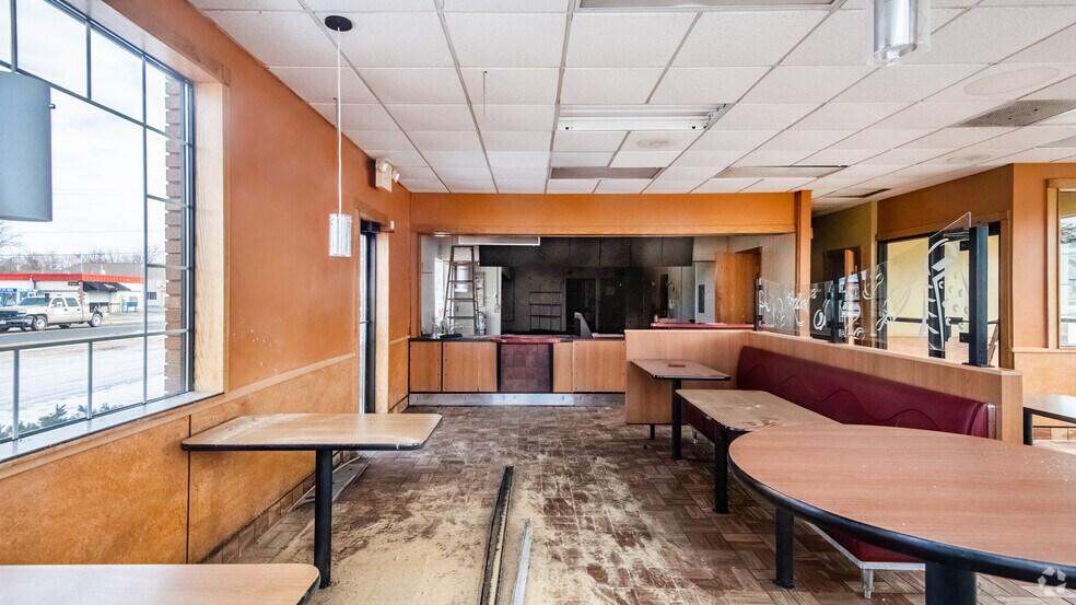 More Photos Of 1212 Utah St, Watertown Restaurant For Lease