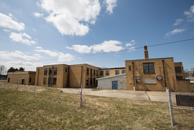 More Photos Of 122 Southeastern Ave, Galien Specialty For Sale