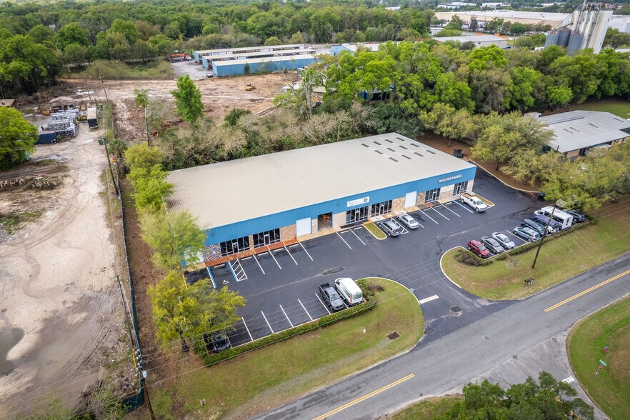 More Photos Of 2500 NW 6th St, Ocala Distribution For Lease