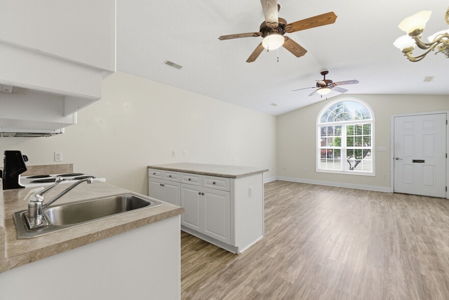 More Photos Of 100 Garden Manor Ct, Murrells Inlet Apartments For Sale