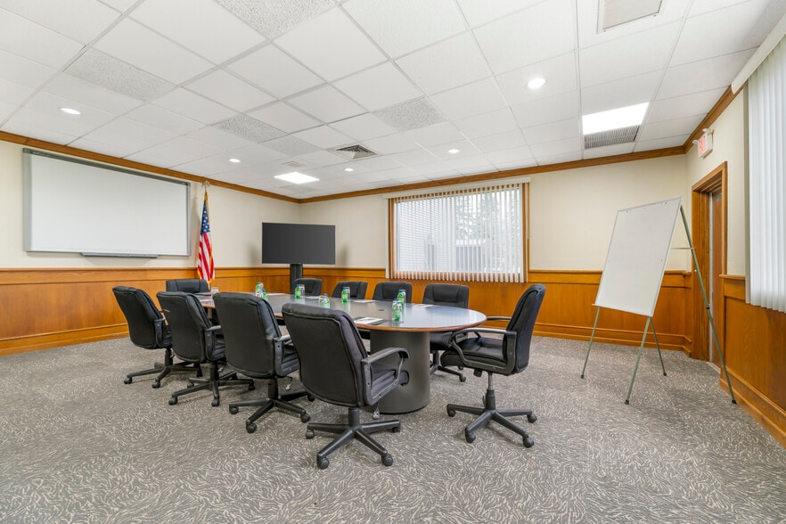 More Photos Of 250 W Church St, Mishicot Hotel For Sale