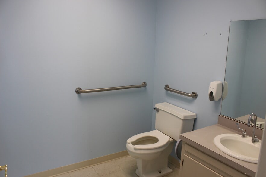 More Photos Of 5000 W 4th St, Hattiesburg Medical For Lease