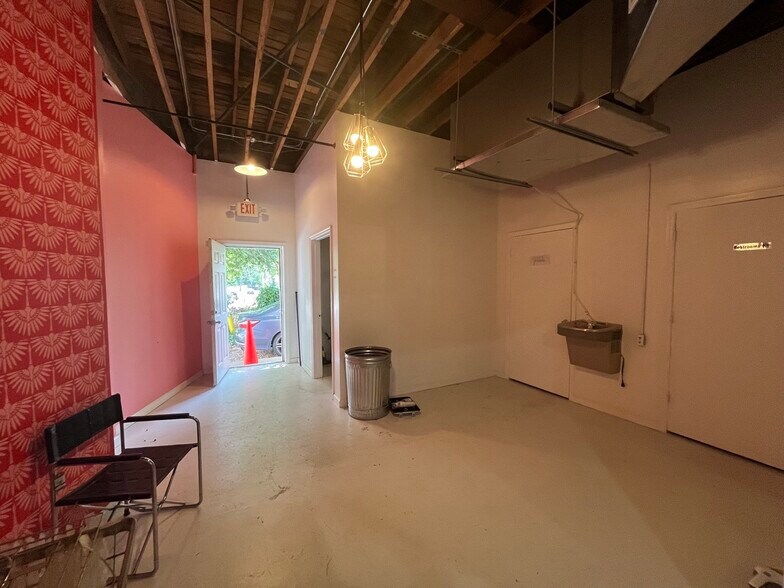 More Photos Of 1114 Porter Rd, Nashville Freestanding For Lease