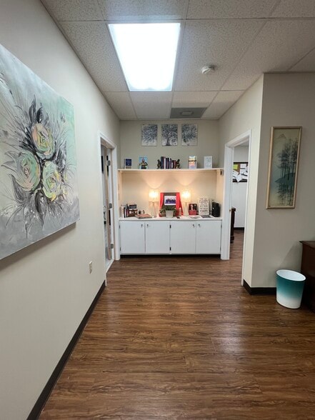 More Photos Of 161 Prosperity Dr, Winchester Showroom For Lease