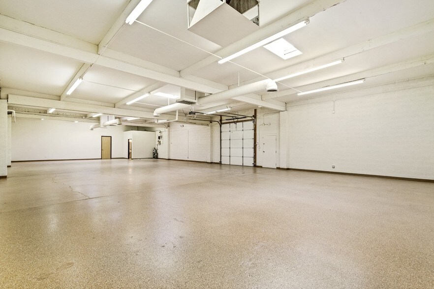 More Photos Of 7655 E Redfield Rd, Scottsdale Light Distribution For Lease