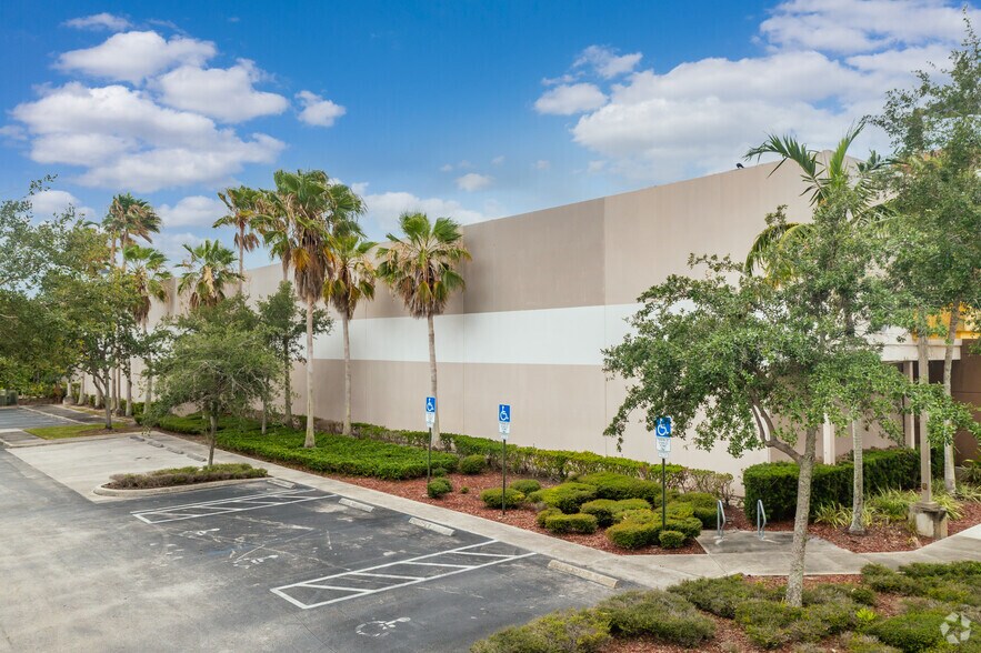 More Photos Of 12300-12310 W Sunrise Blvd, Plantation Freestanding For Lease