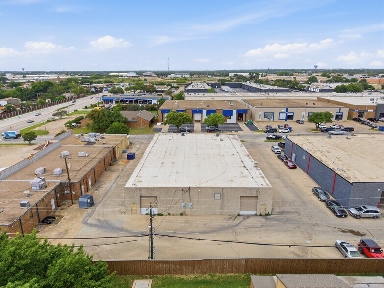 More Photos Of 3106-3108 Garden Brook Dr, Farmers Branch Distribution For Sale