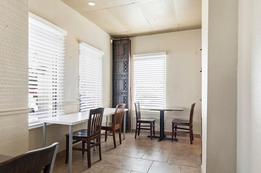 More Photos Of 160 Cypress Point Pky, Palm Coast General Retail For Sale