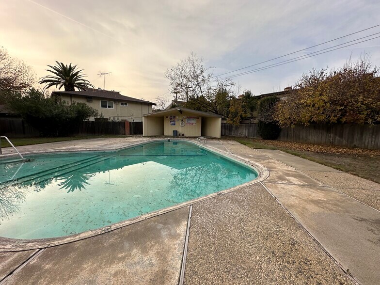 More Photos Of 834 Cathedral ct, Sacramento Land For Sale