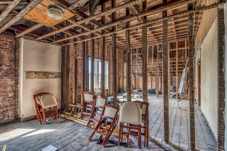 More Photos Of 97 Broadway, Verplanck Funeral Home For Lease