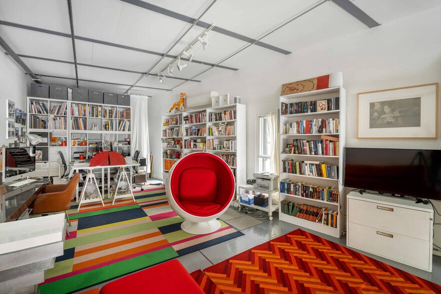 More Photos Of 251 Montrose Ave, Brooklyn Flex For Sale