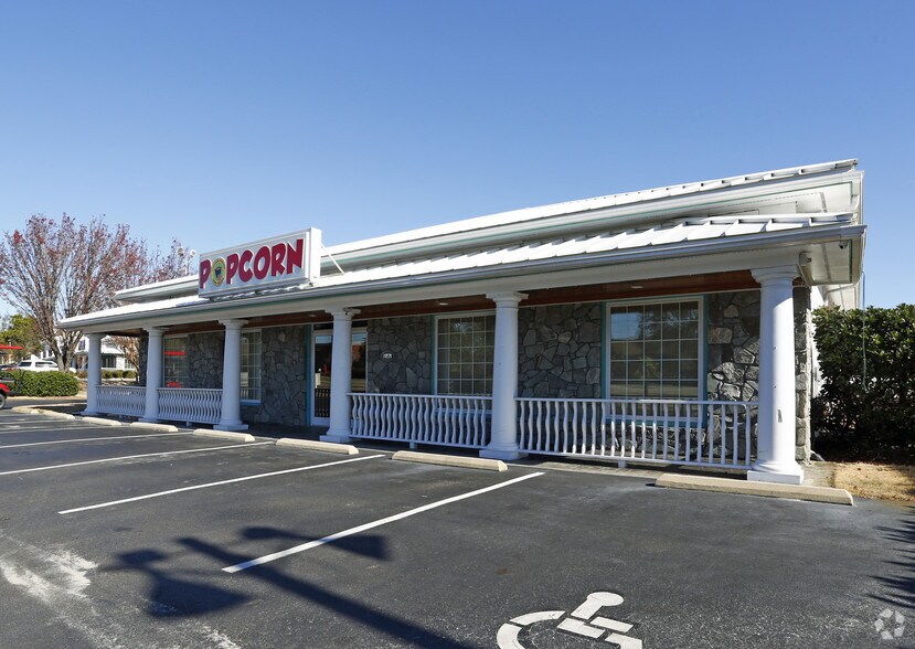 More Photos Of 1204 N Lake Park Blvd, Carolina Beach Light Distribution For Sale