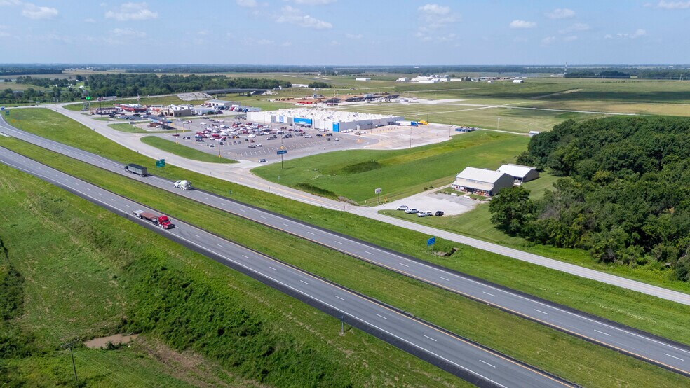 More Photos Of 13 SW 1st Ln, Lamar General Retail For Sale