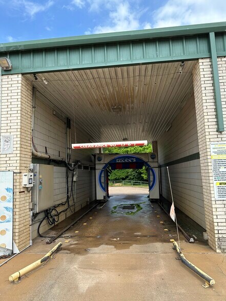 More Photos Of 600 Highway 110 N, Whitehouse Carwash For Sale