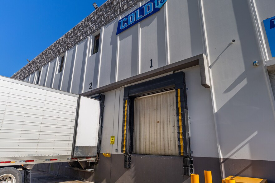 More Photos Of 1301 NW 89th Ct, Doral Warehouse For Lease