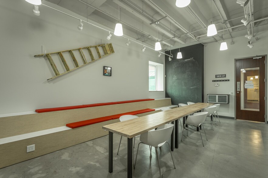 More Photos Of 1301 Riverfront Pkwy, Chattanooga Office For Lease