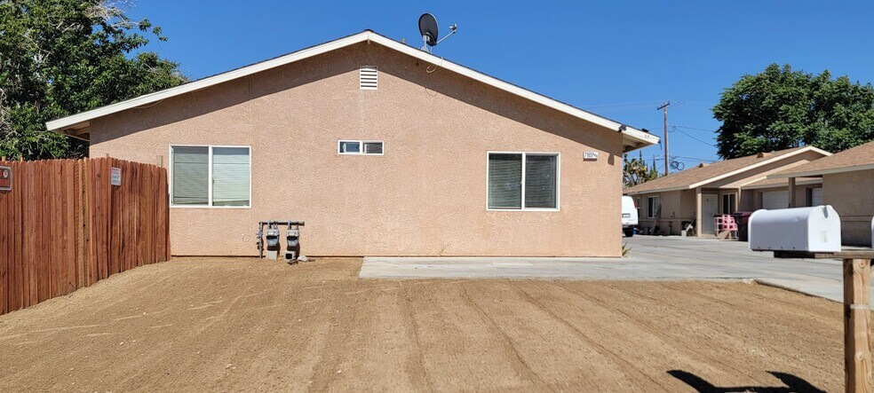 Primary Photo Of 7165 Sage Ave, Yucca Valley Apartments For Sale