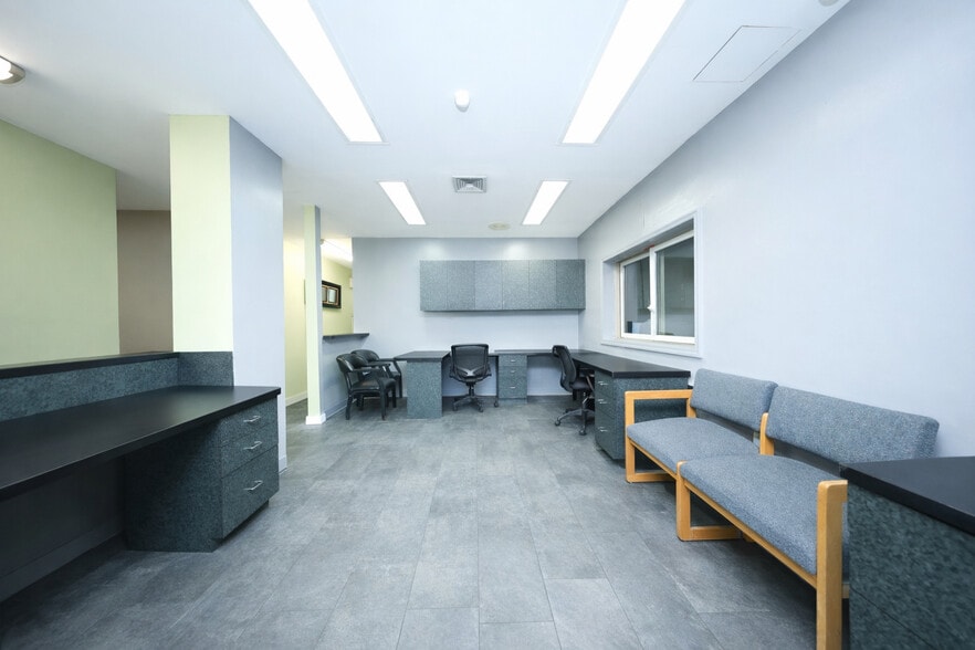 More Photos Of 8510 Bay 16th St, Brooklyn Office For Sale