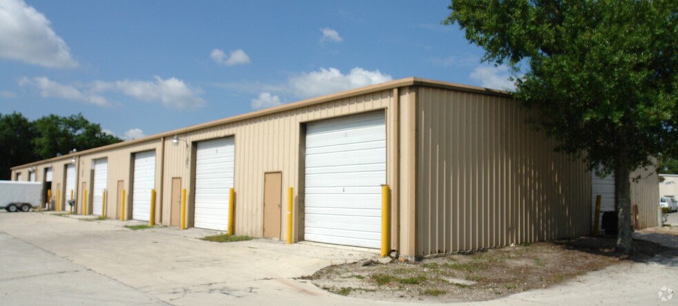 More Photos Of 1481 Market Cir, Port Charlotte Warehouse For Lease