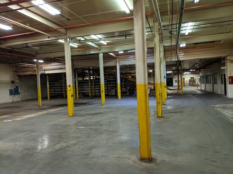 More Photos Of 18 Main St, Silver Creek Food Processing For Lease